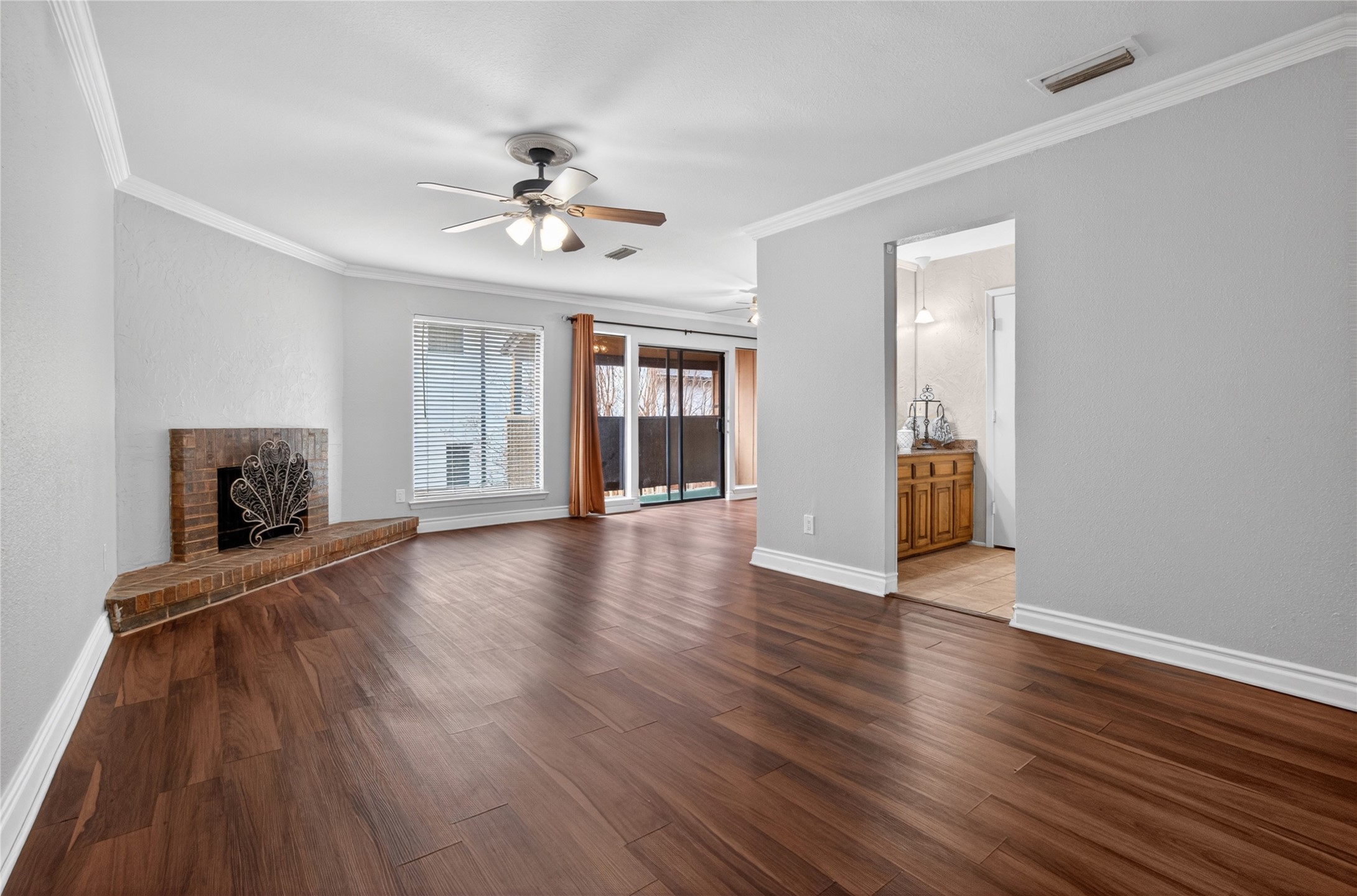 3136 Pin Oak Court