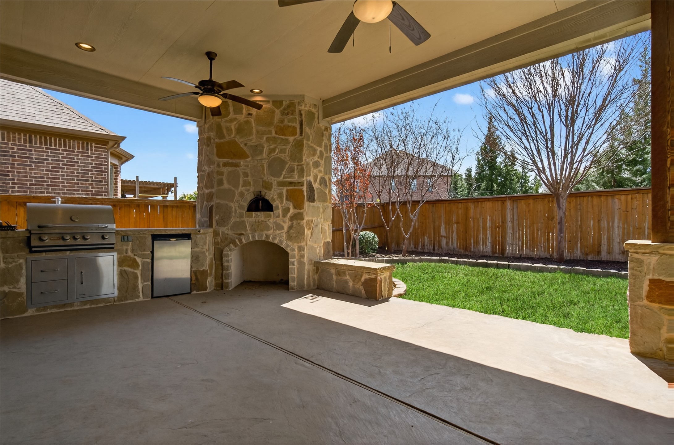 2538 Broadway Drive