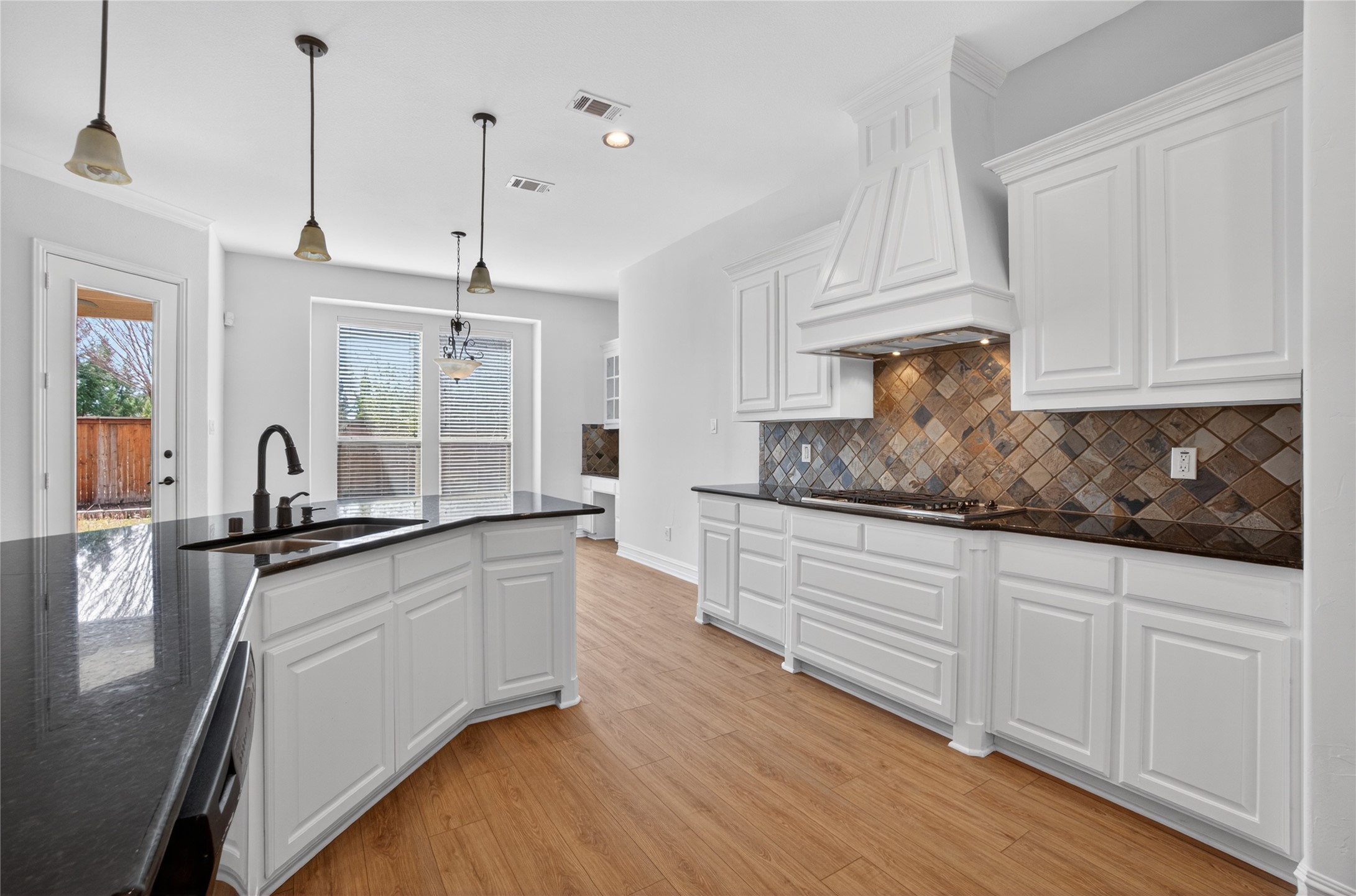 2538 Broadway Drive