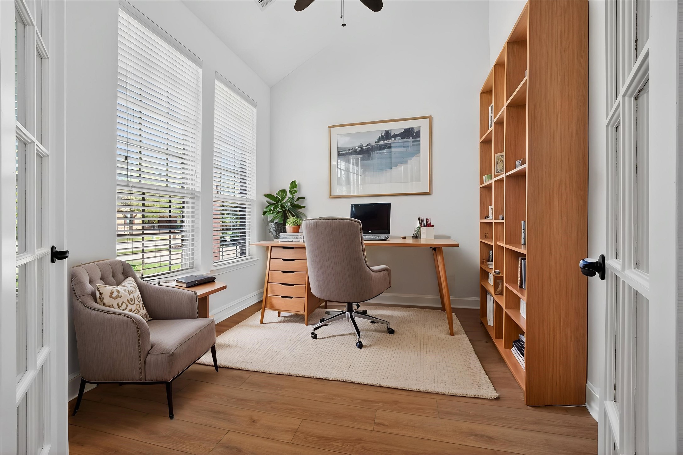 2538 Broadway Drive