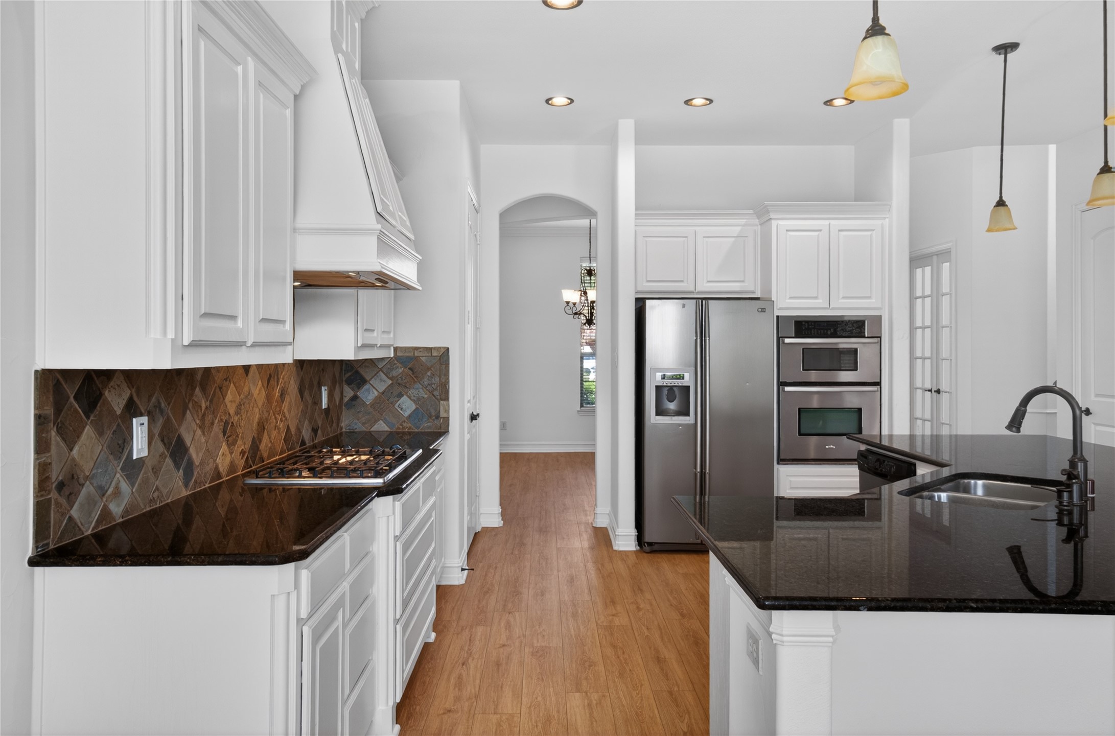2538 Broadway Drive