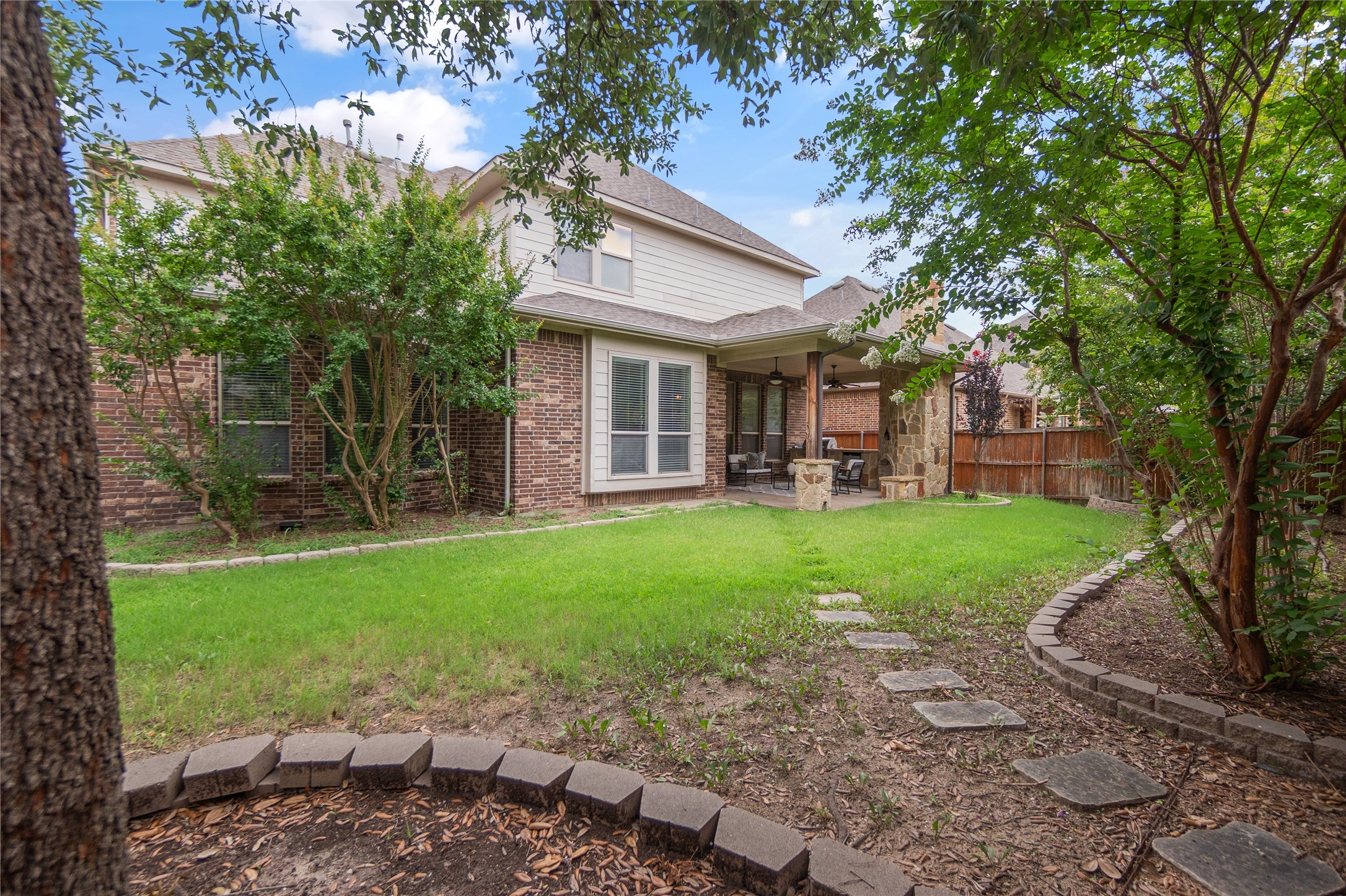 2538 Broadway Drive