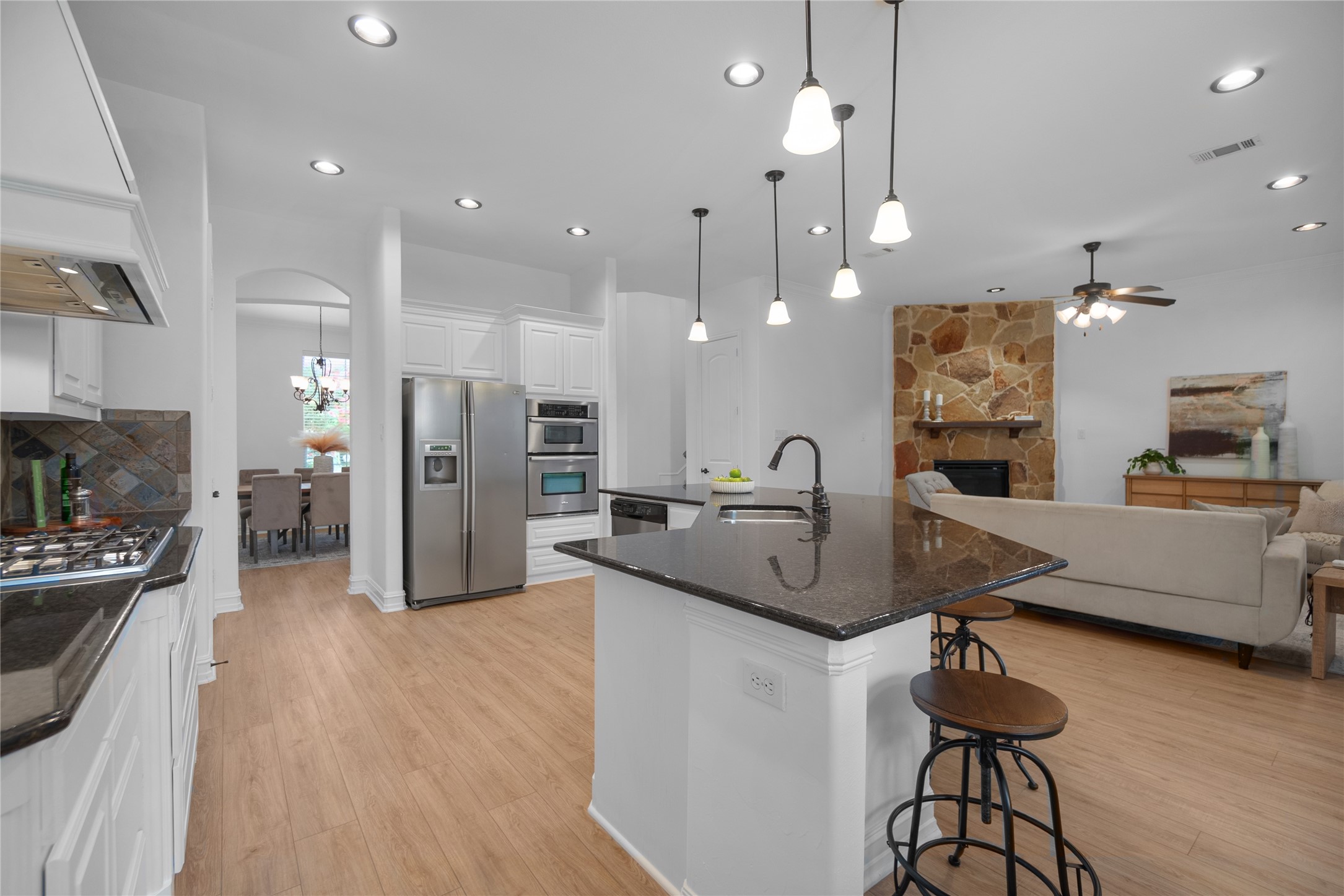 2538 Broadway Drive
