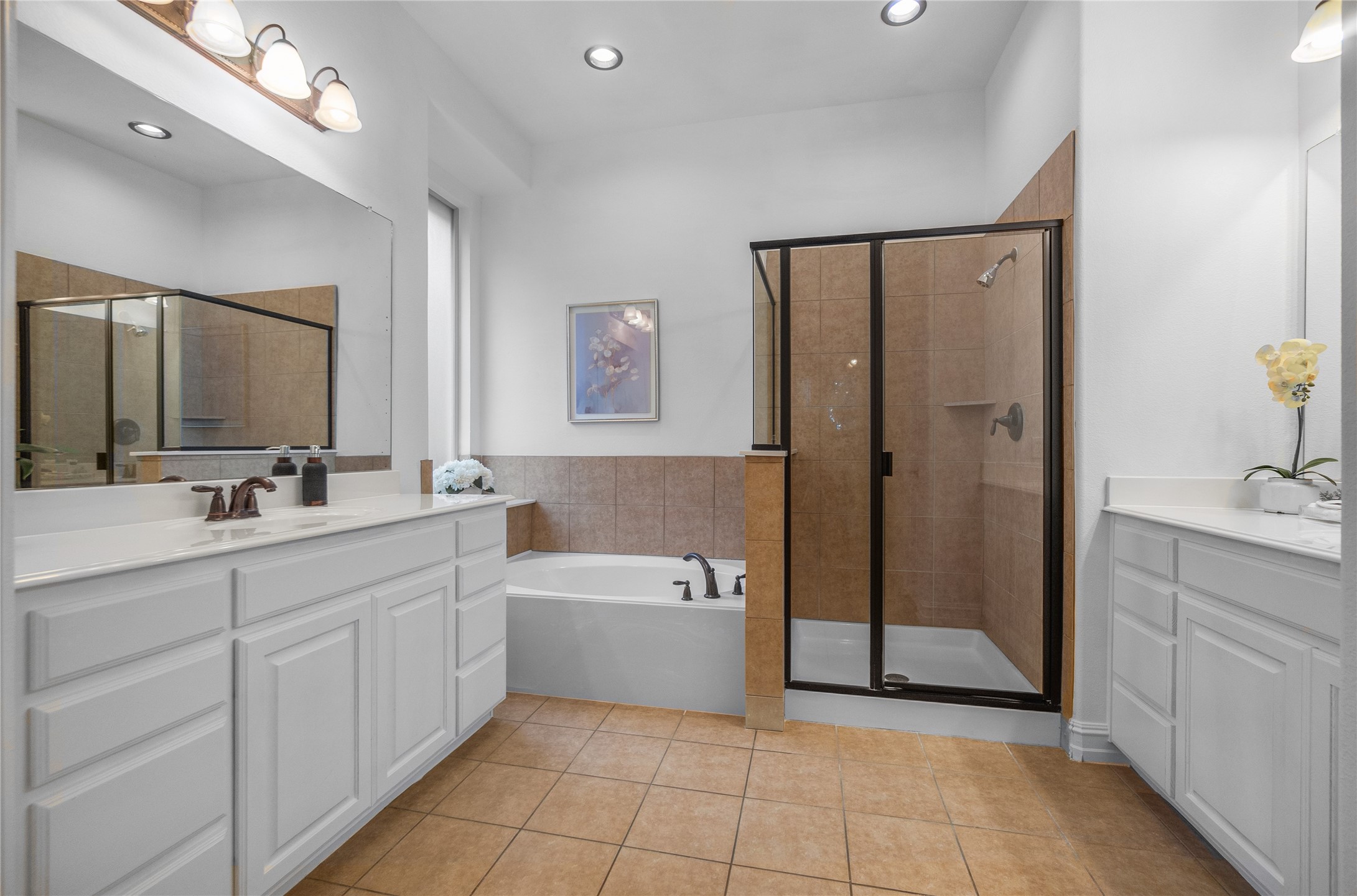 2538 Broadway Drive