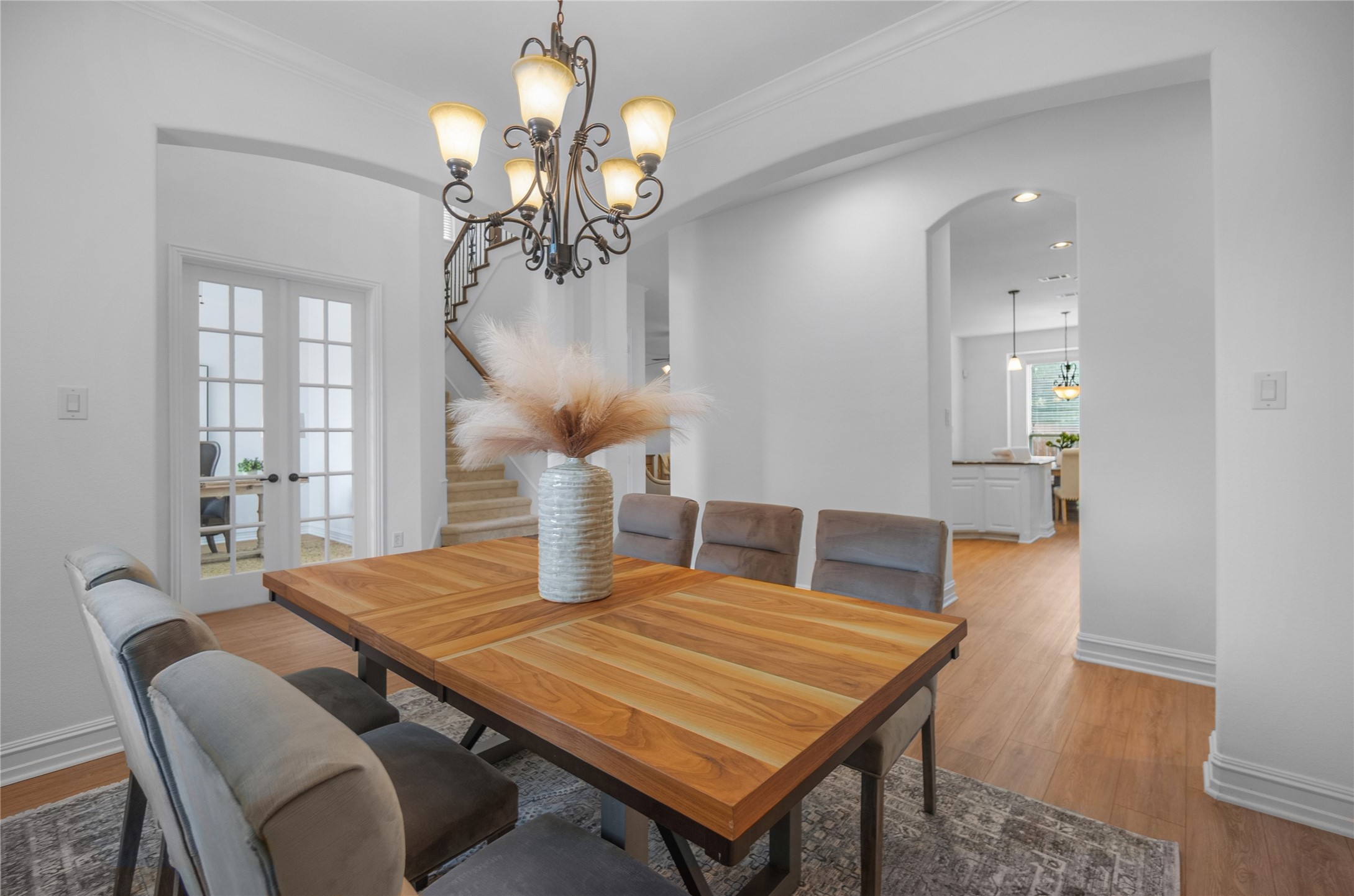 2538 Broadway Drive