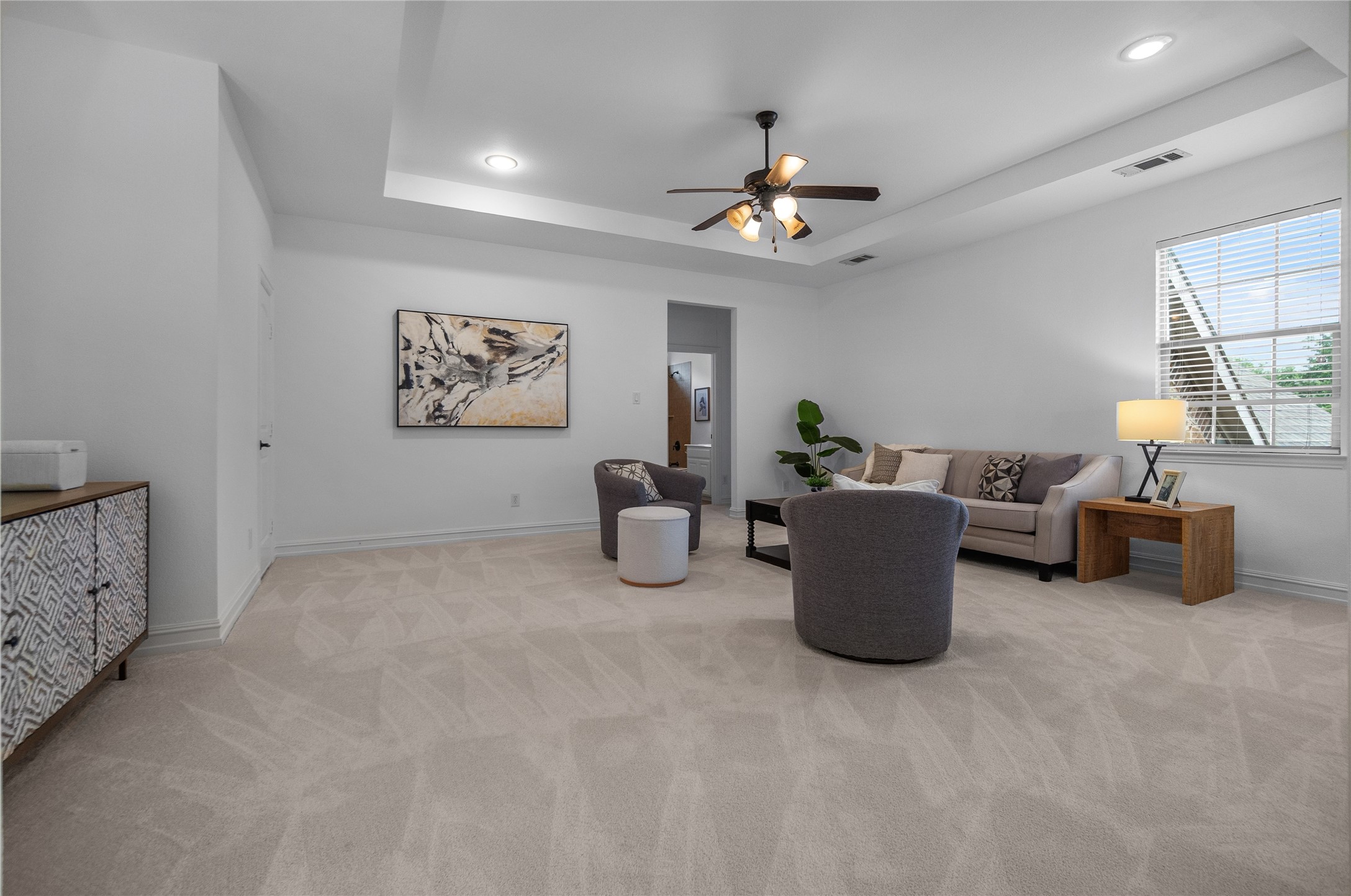 2538 Broadway Drive
