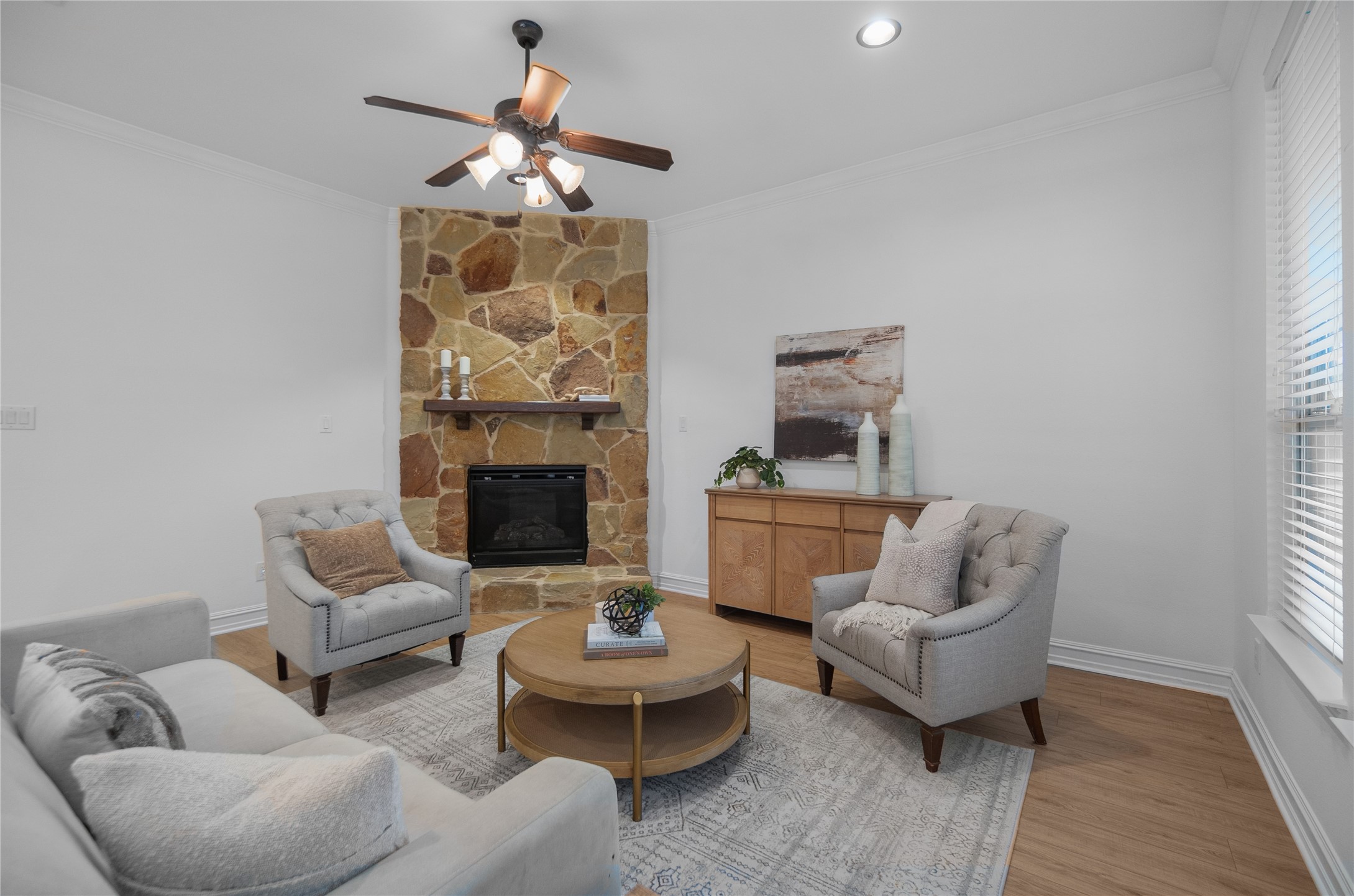 2538 Broadway Drive