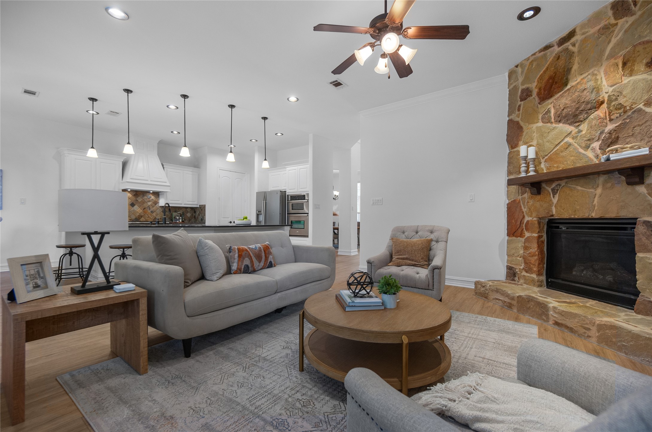 2538 Broadway Drive
