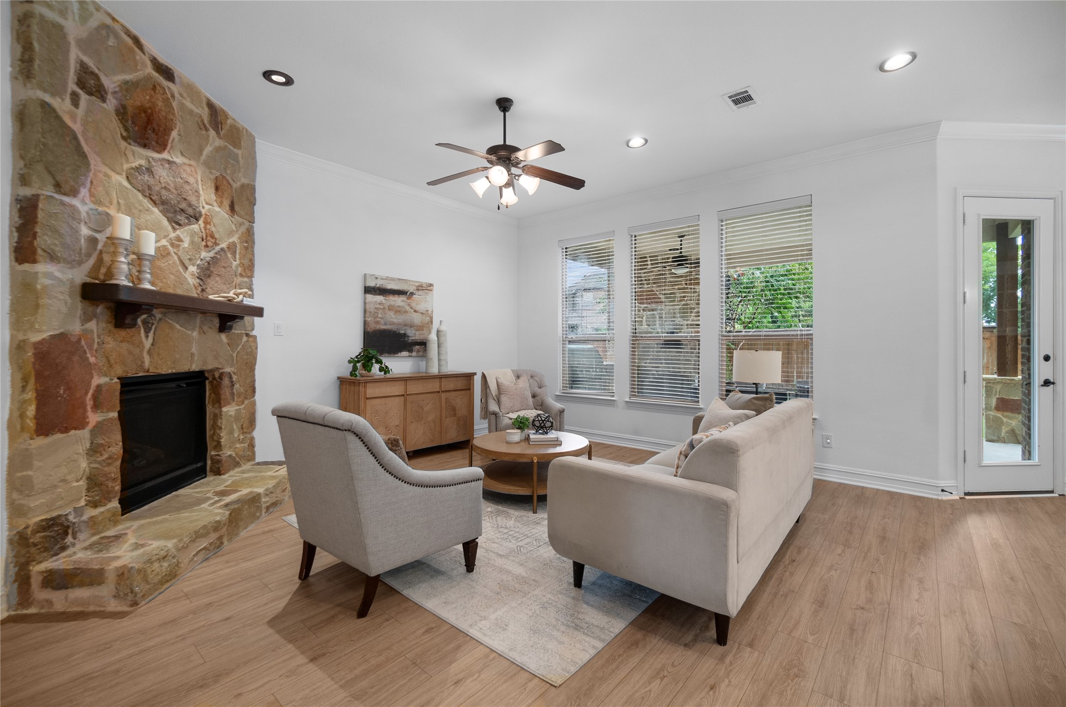 2538 Broadway Drive