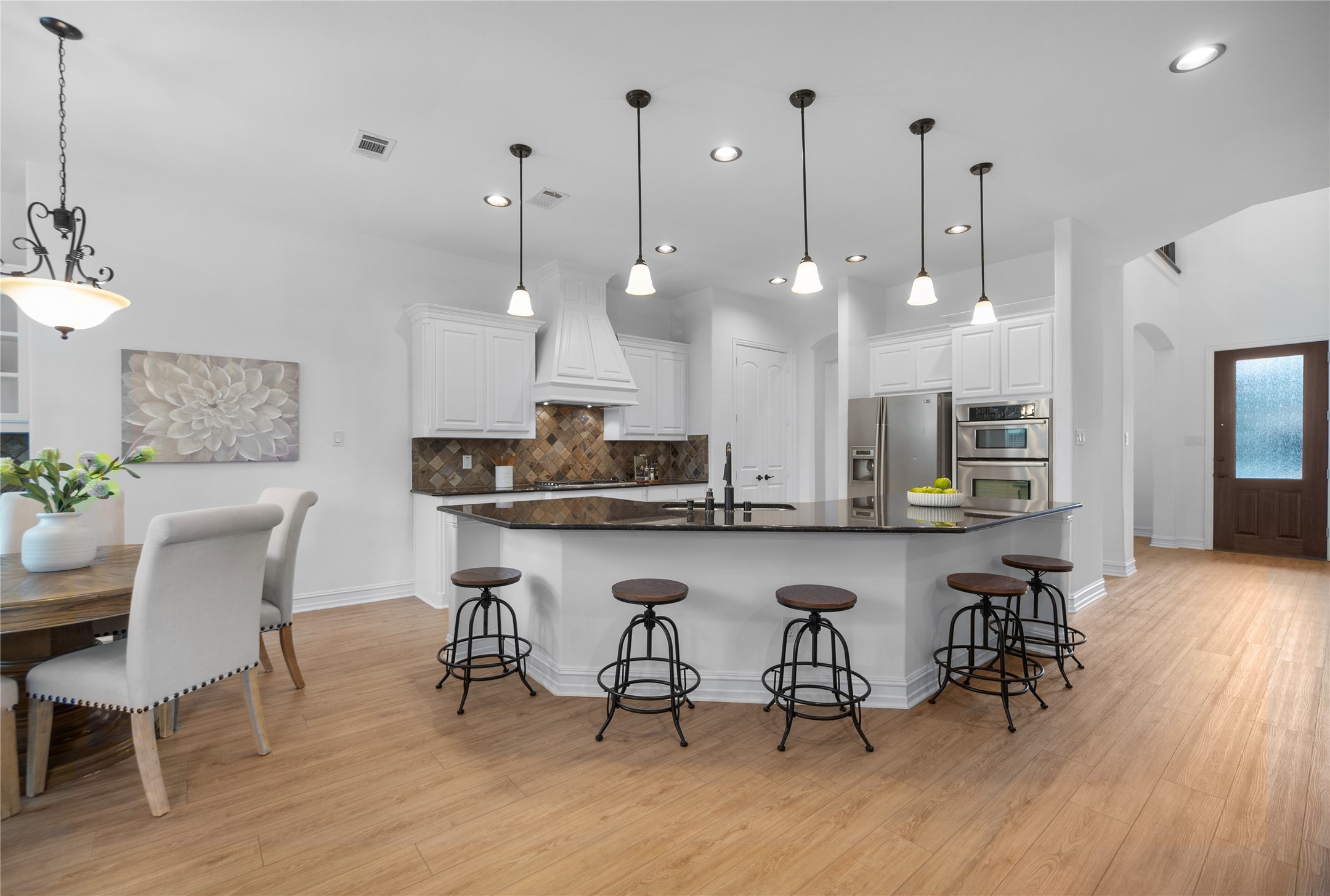 2538 Broadway Drive
