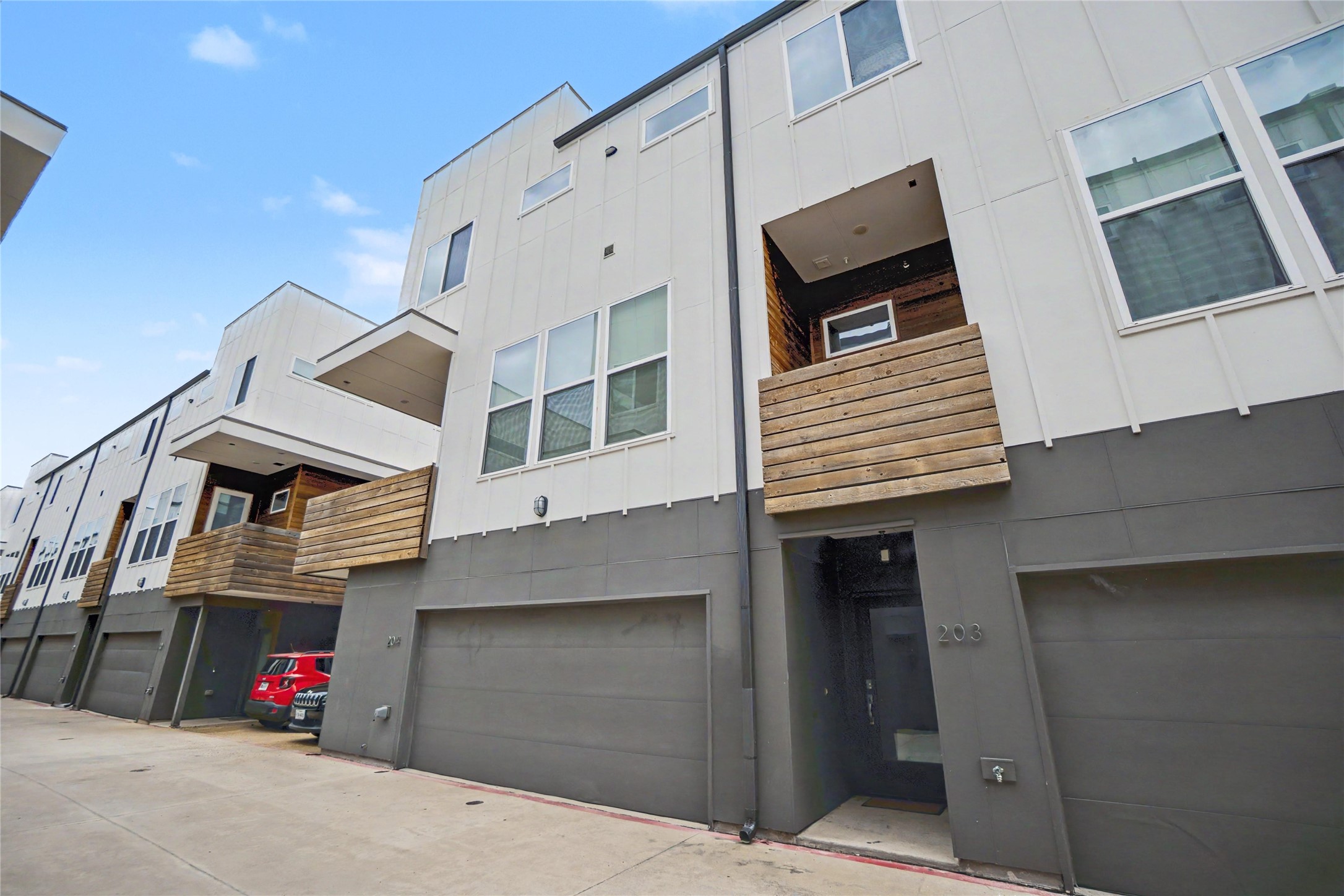 1510 N Washington Avenue 203