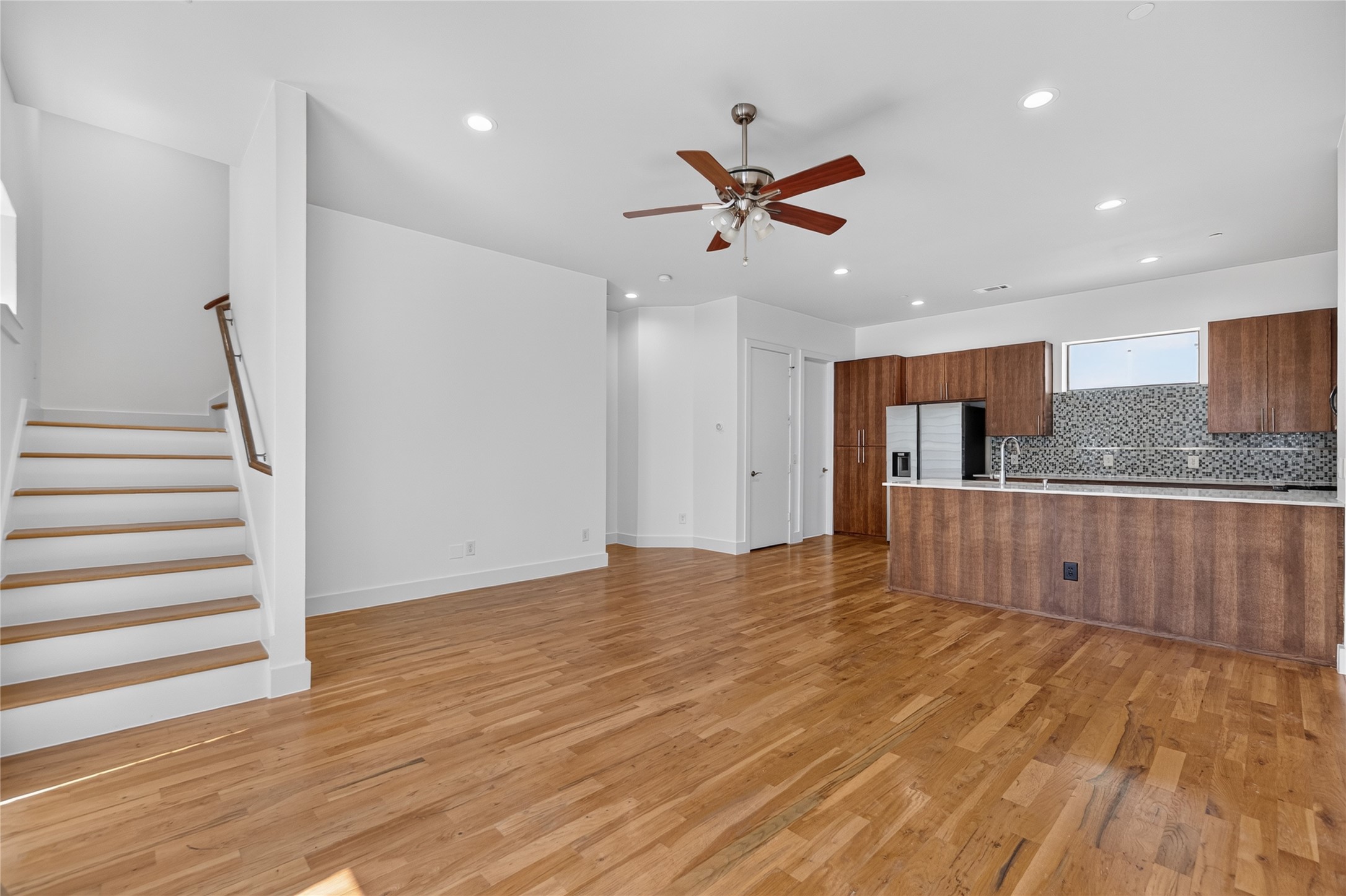 3930 Bowser Avenue 10