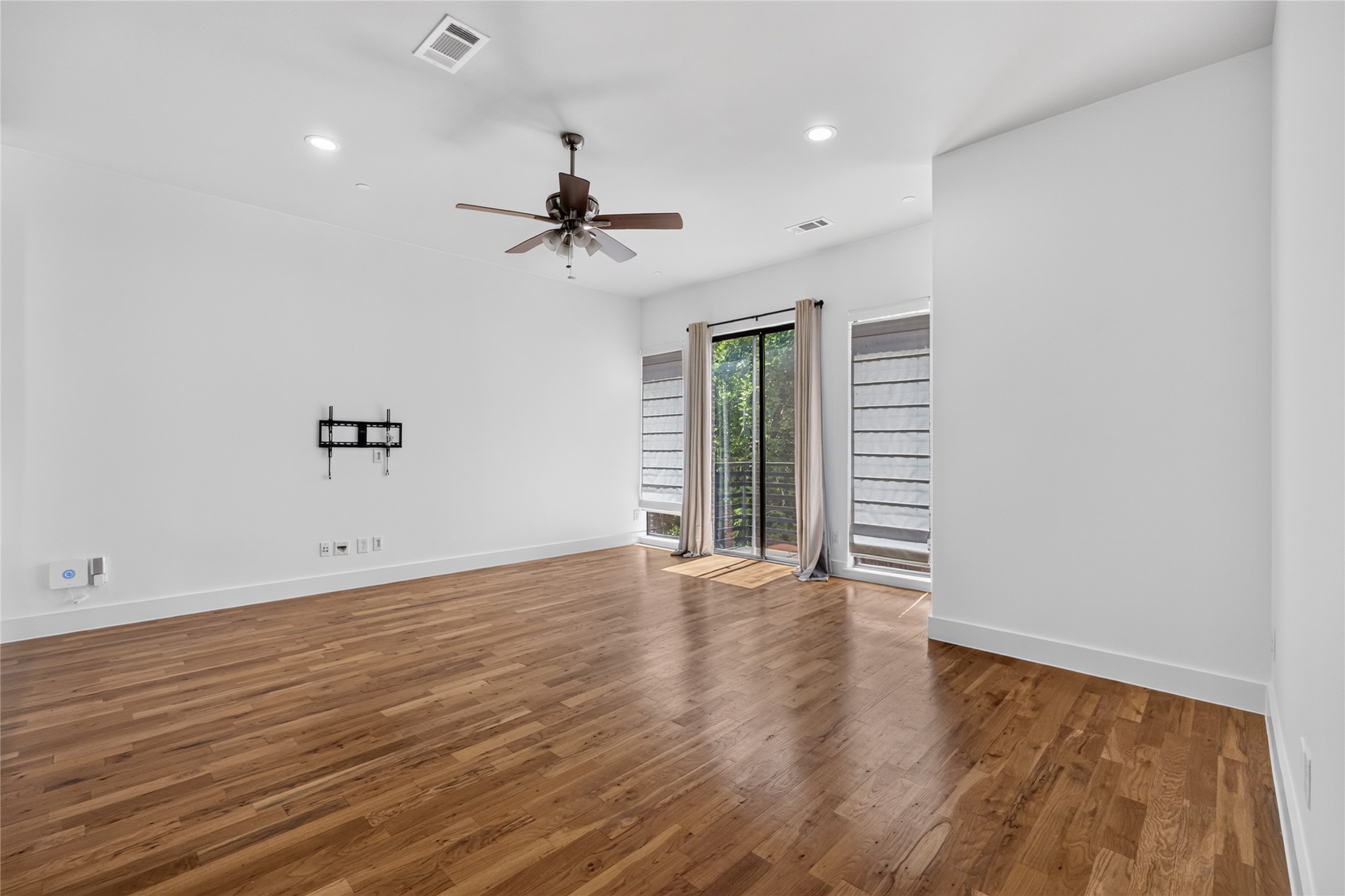 3930 Bowser Avenue 10