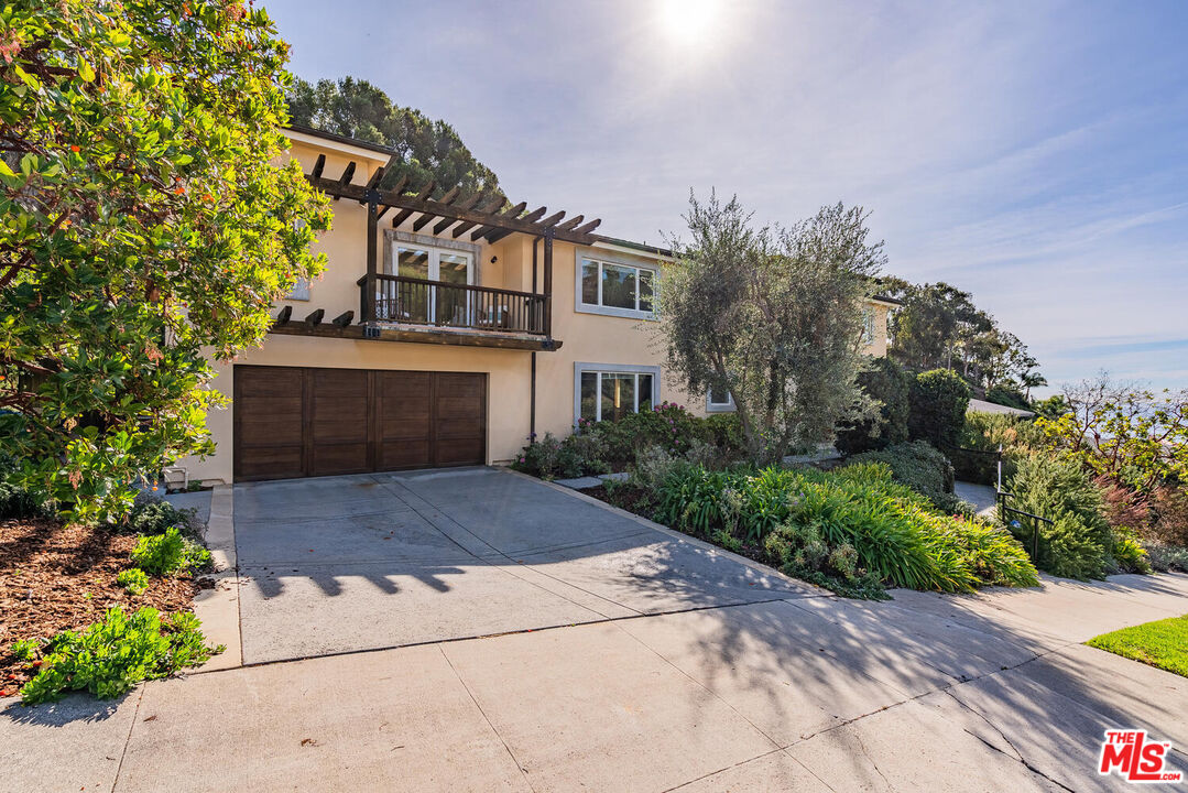 212 Surfview Dr
