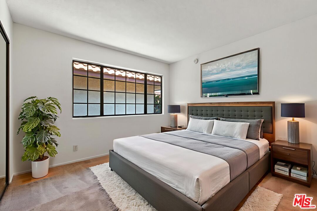 11127 La Maida St Unit: 14