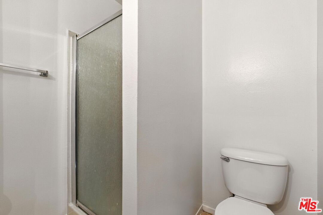 11127 La Maida St Unit: 14