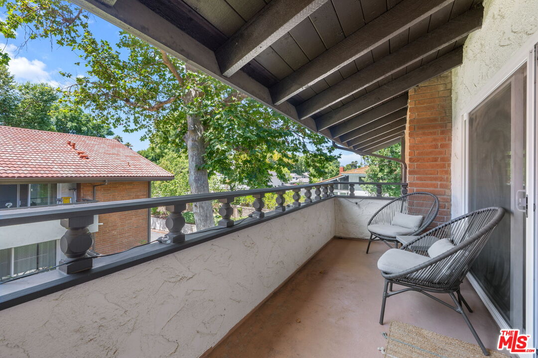 31568 Agoura Rd Unit: 4