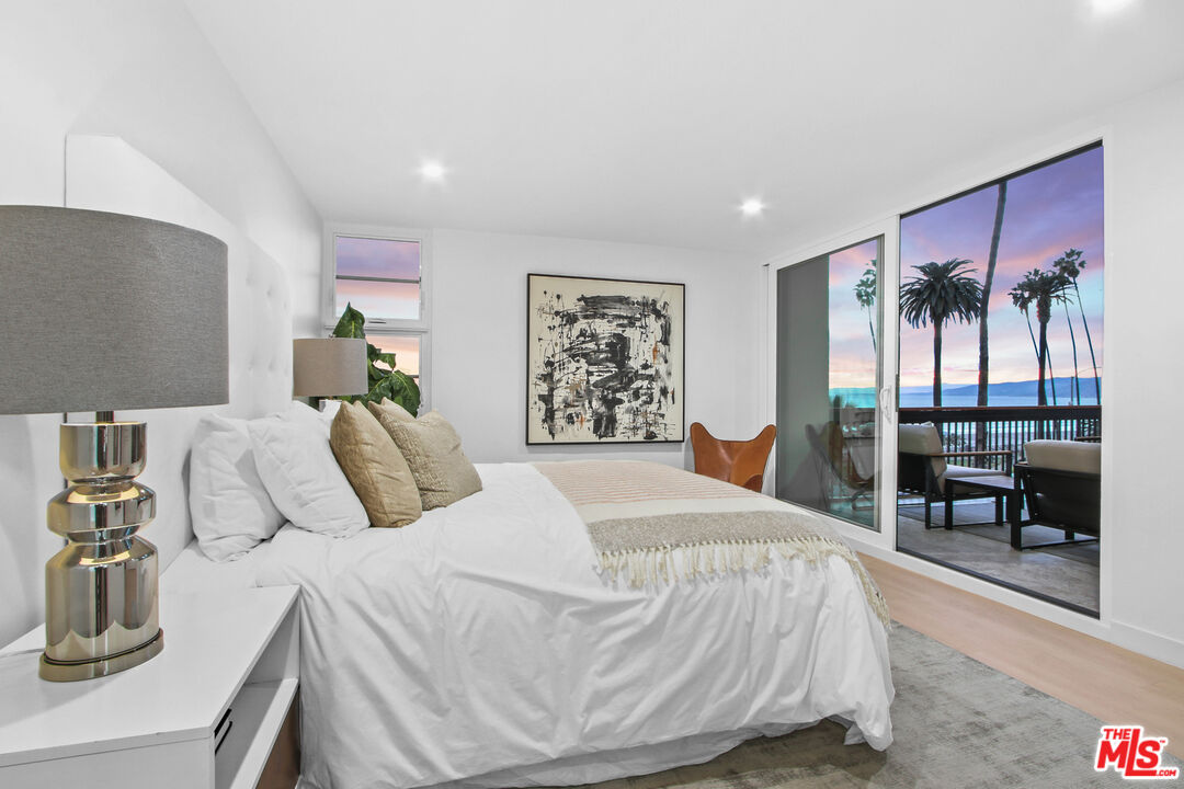 1025 Ocean Ave Unit: 301