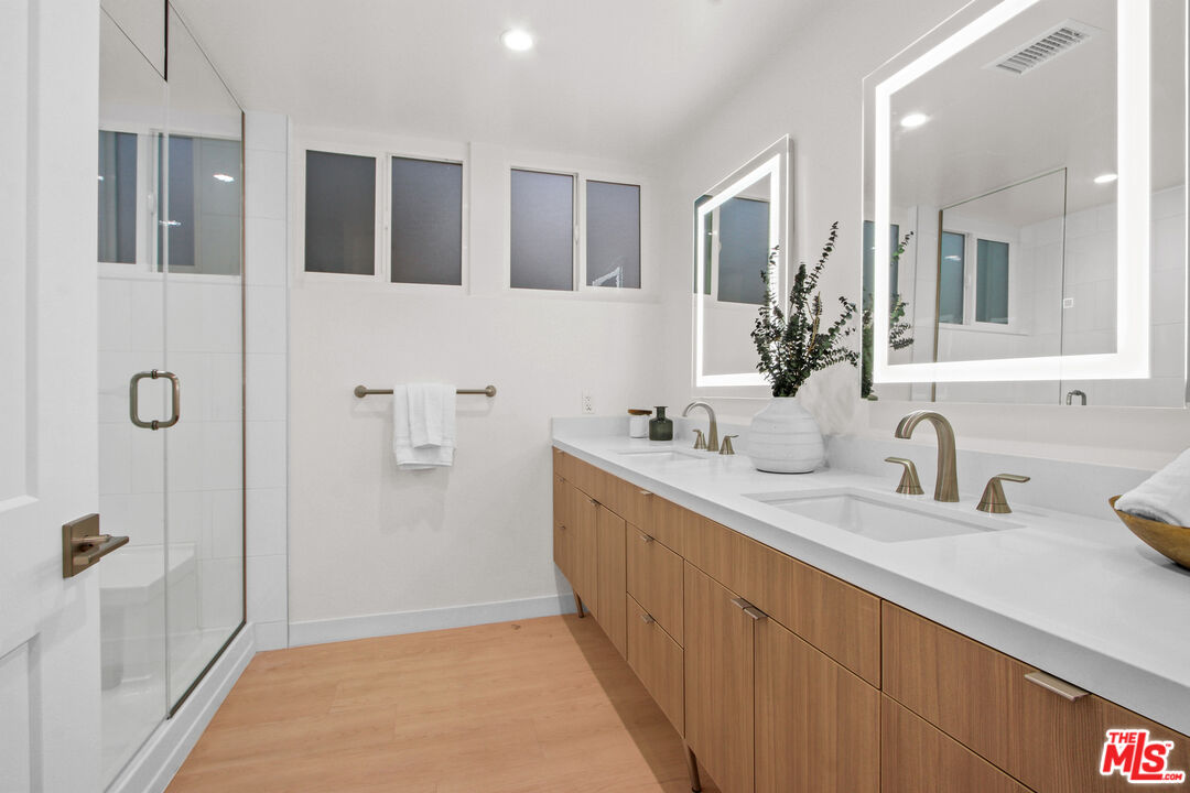 1025 Ocean Ave Unit: 301