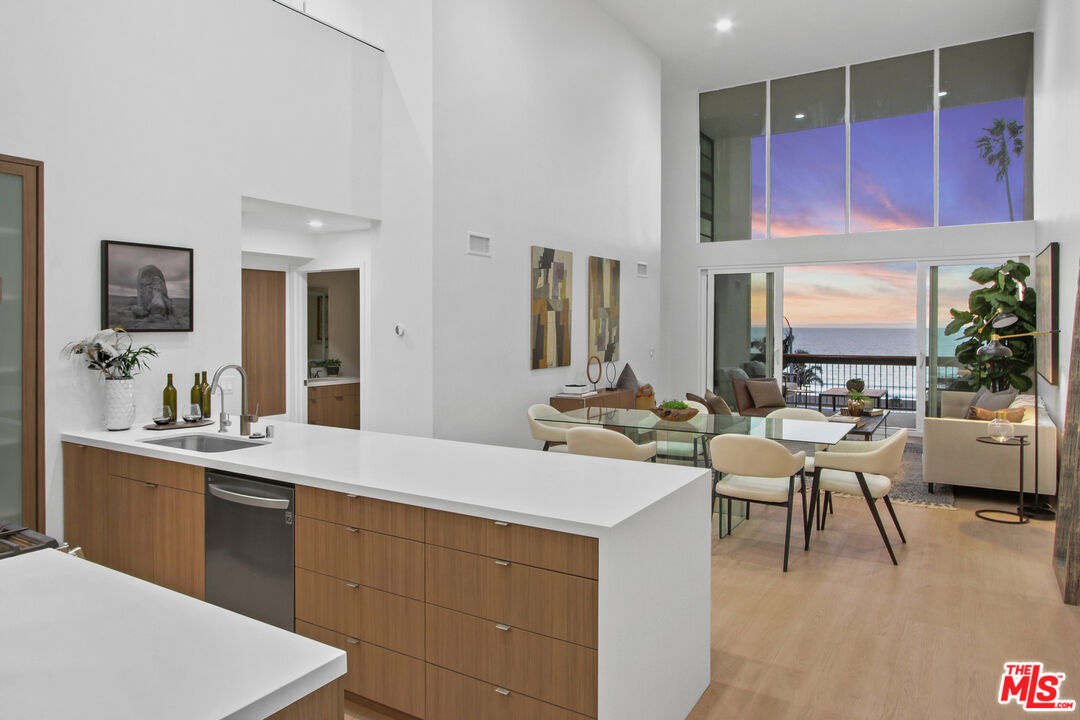 1025 Ocean Ave Unit: 301