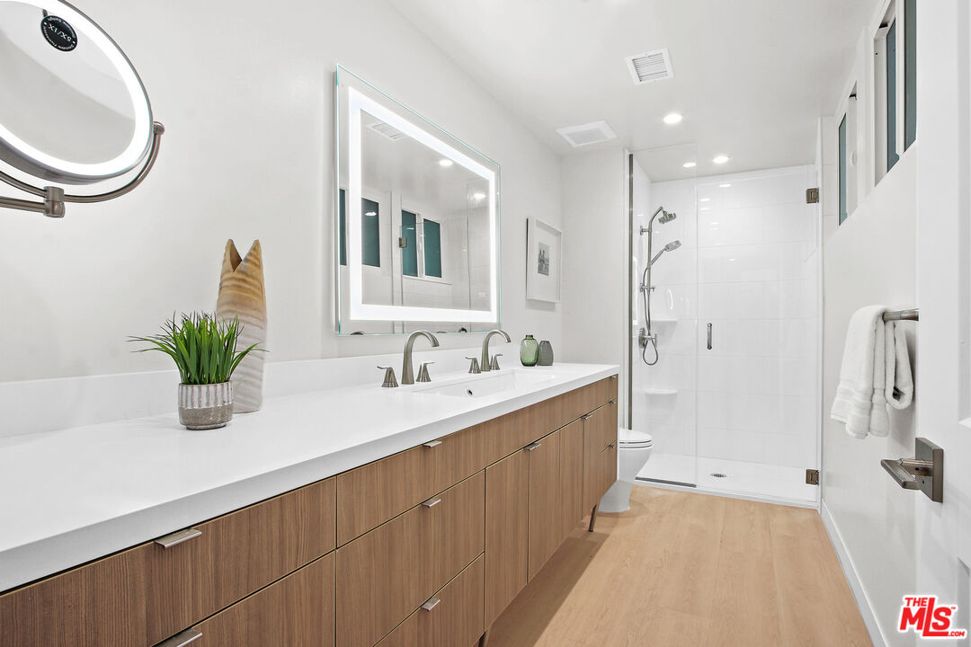 1025 Ocean Ave Unit: 301