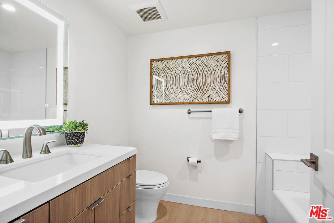 1025 Ocean Ave Unit: 301