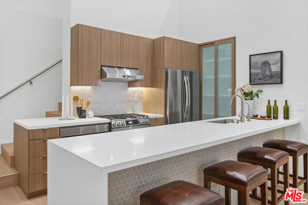 1025 Ocean Ave Unit: 301