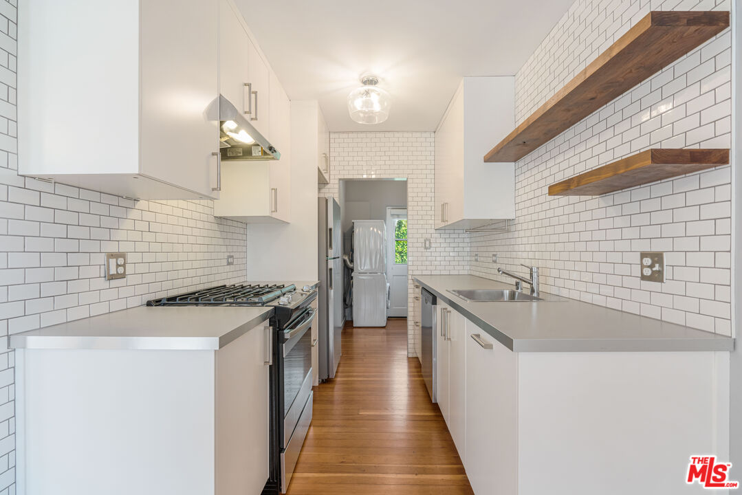 2409 28th St Unit: 1