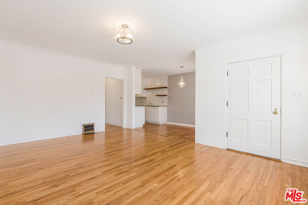2409 28th St Unit: 1