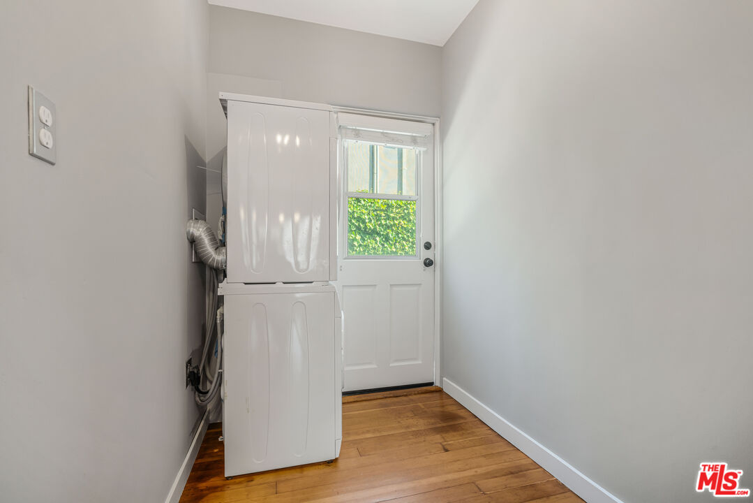 2409 28th St Unit: 1