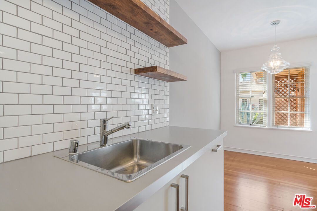 2409 28th St Unit: 1