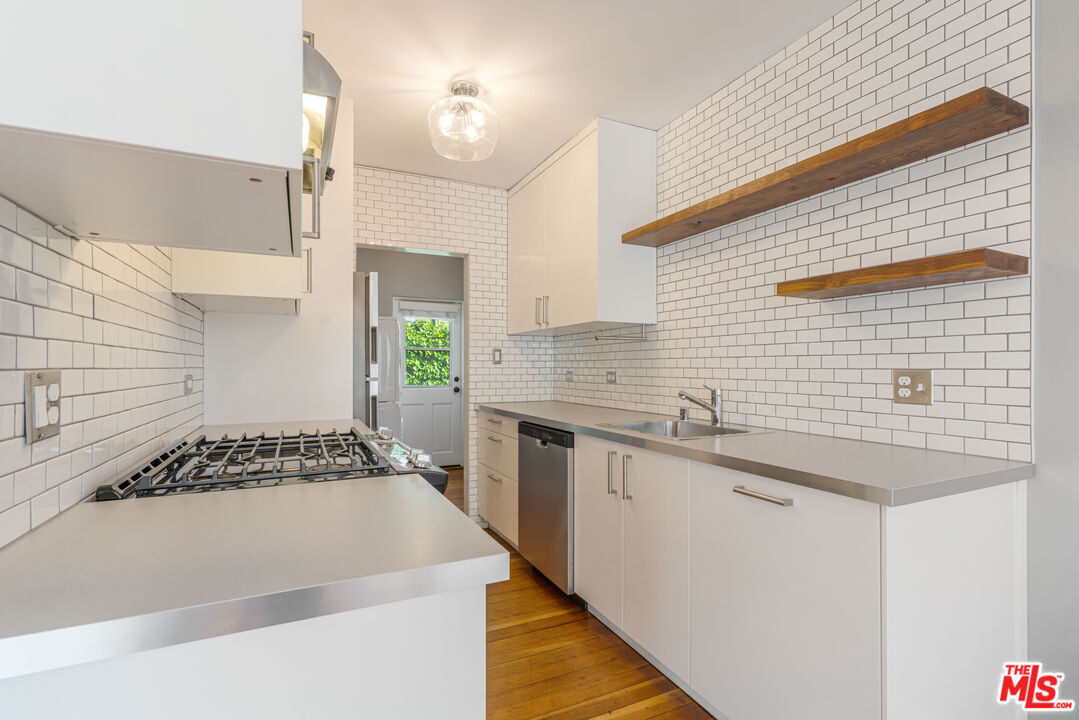 2409 28th St Unit: 1