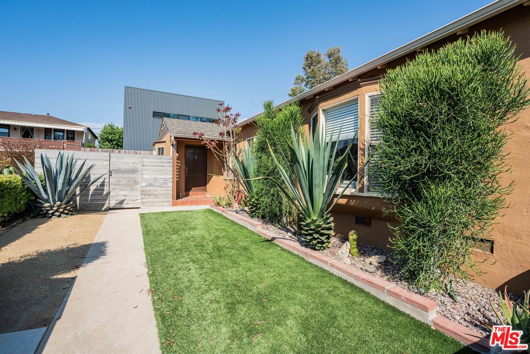 2409 28th St Unit: 1
