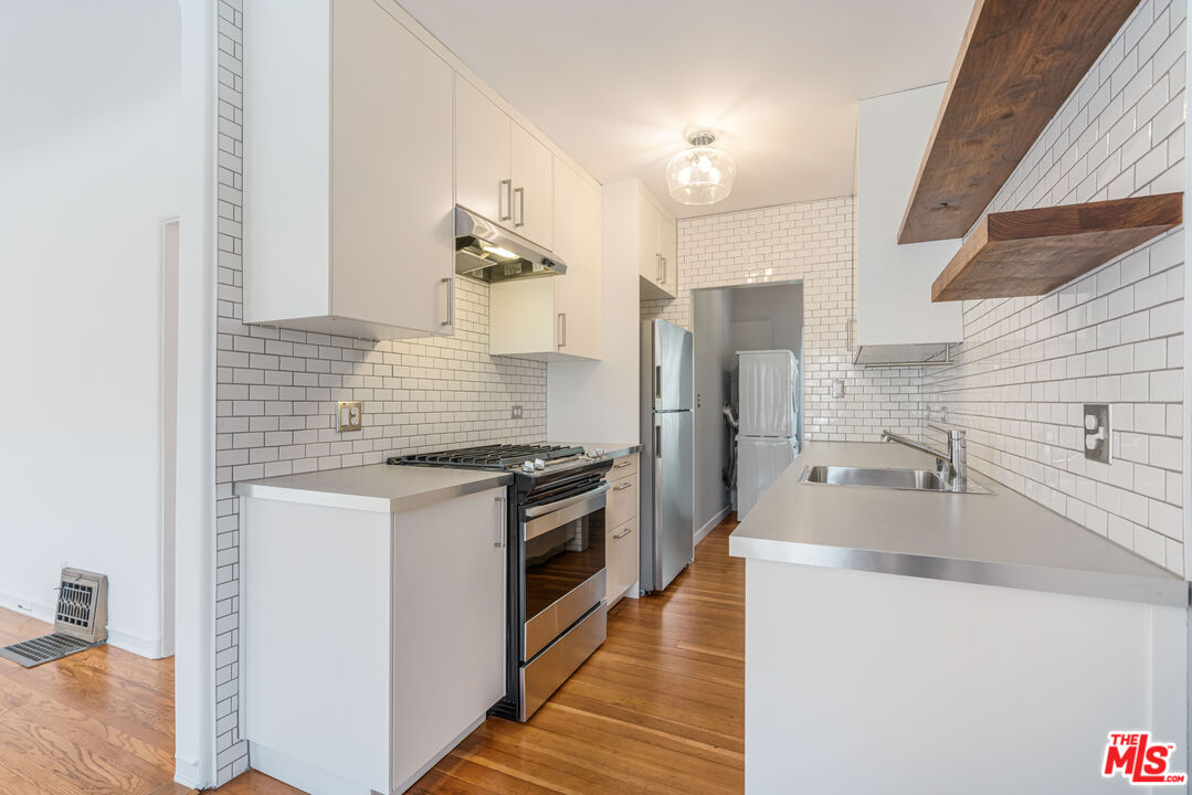 2409 28th St Unit: 1