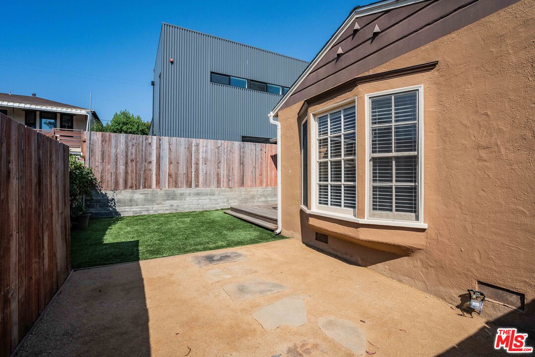 2409 28th St Unit: 1