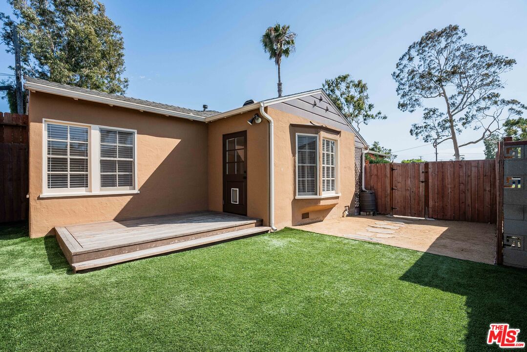 2409 28th St Unit: 1