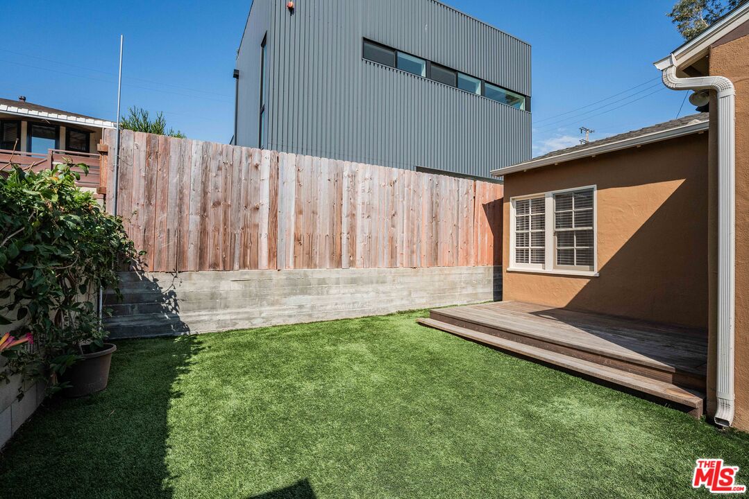 2409 28th St Unit: 1