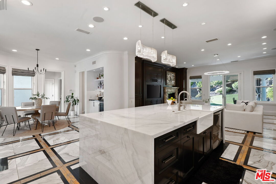 1416 Caitlyn Cir