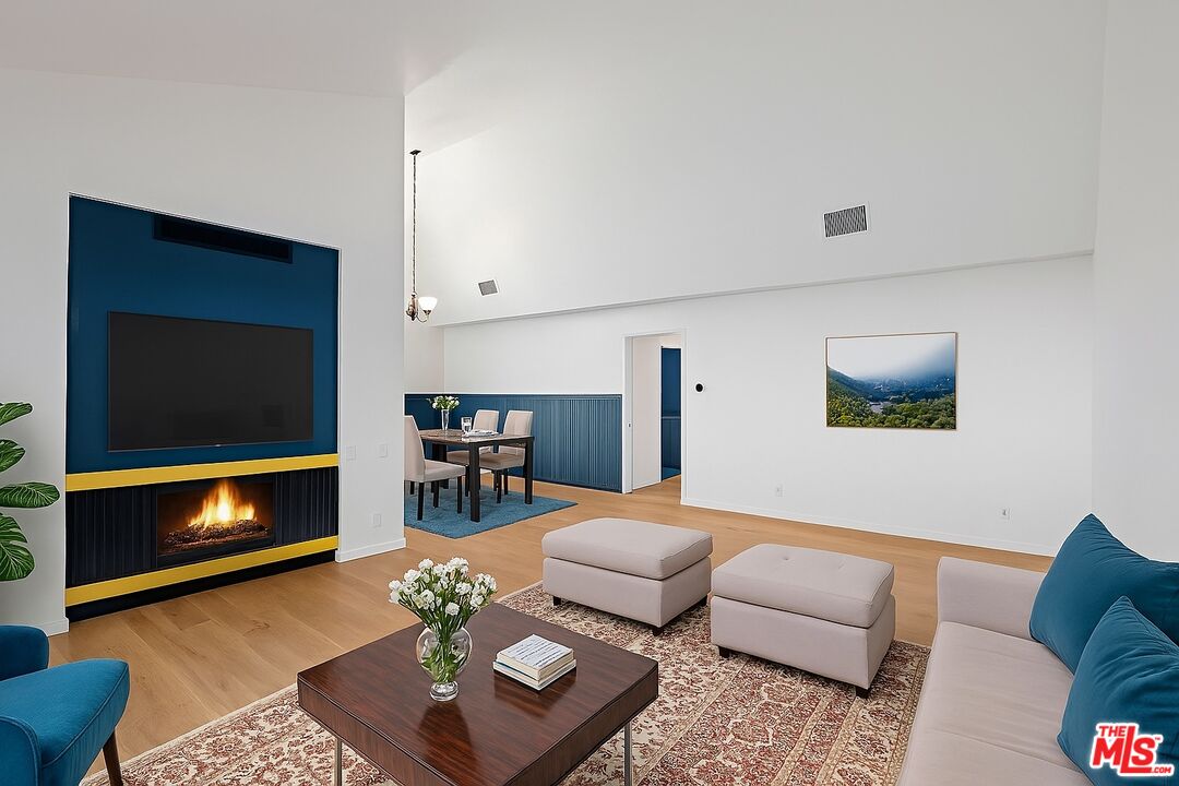 31568 Agoura Rd Unit: 4