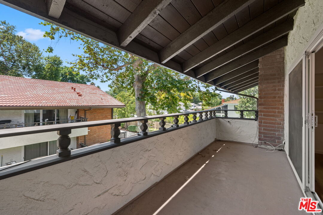 31568 Agoura Rd Unit: 4