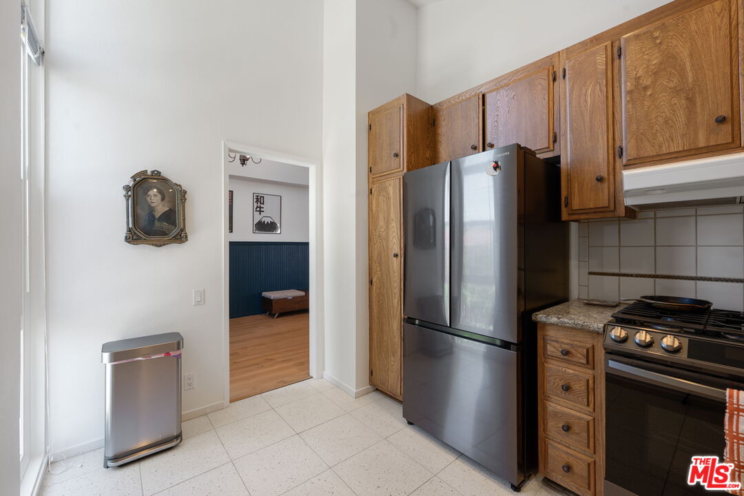 31568 Agoura Rd Unit: 4