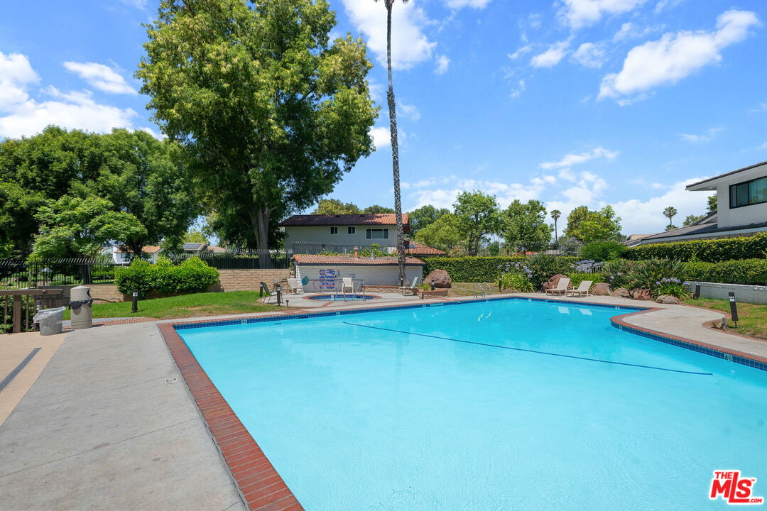 31568 Agoura Rd Unit: 4