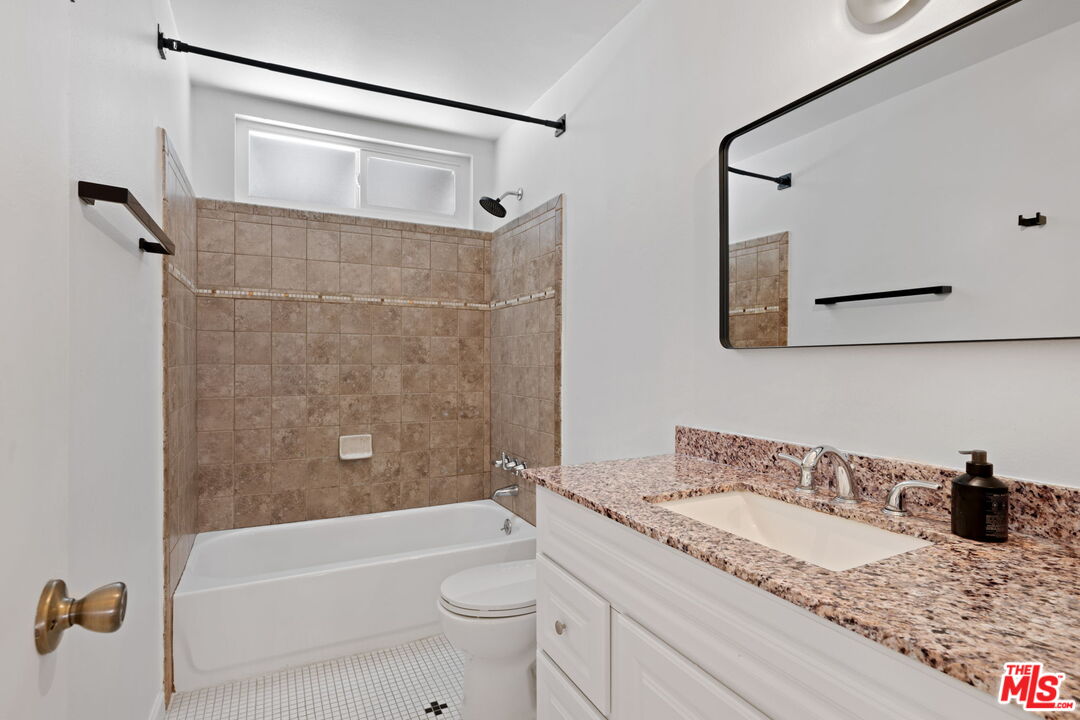 31568 Agoura Rd Unit: 4