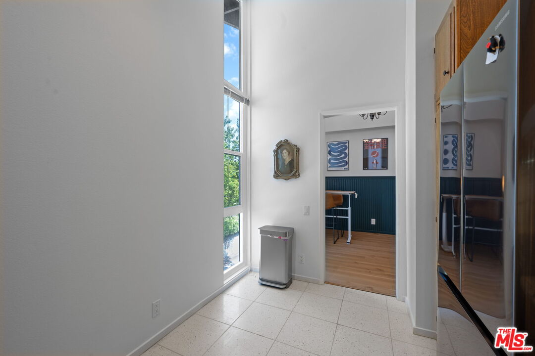 31568 Agoura Rd Unit: 4