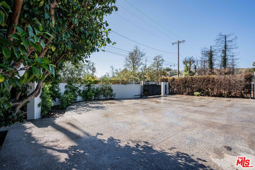 1144 Chautauqua Blvd