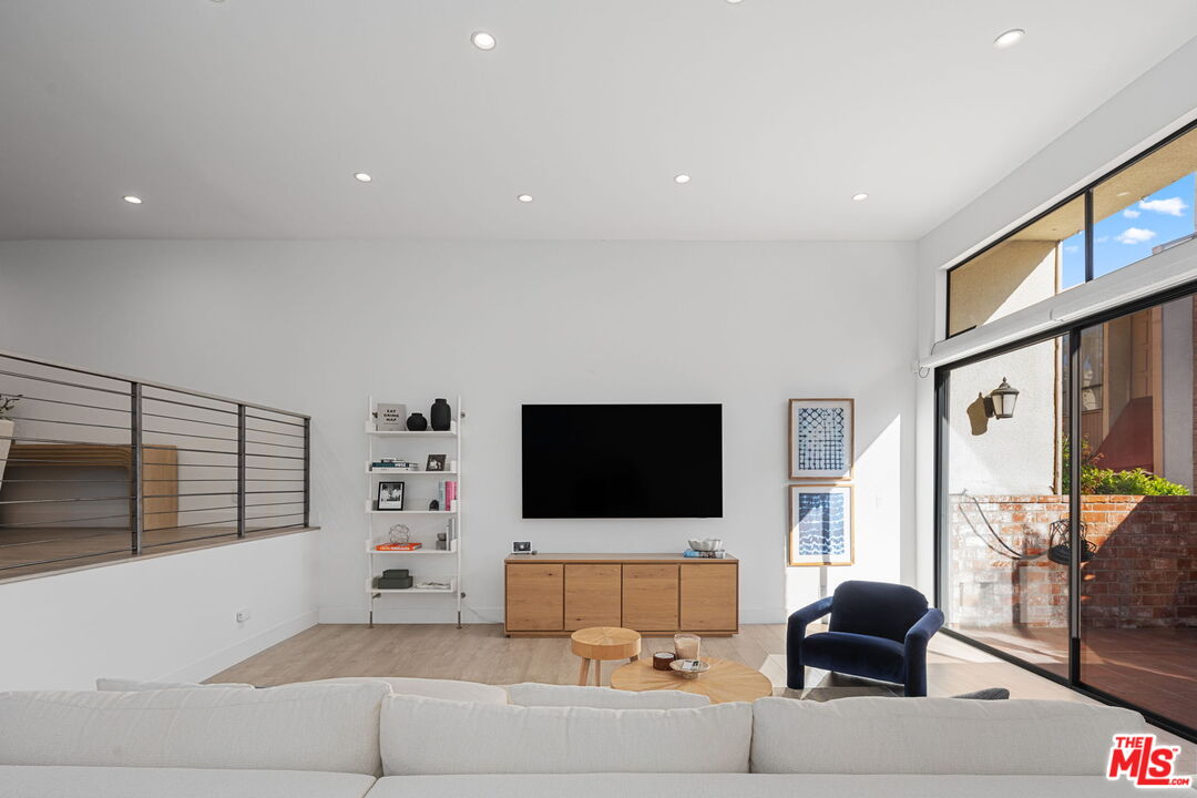 5254 Yarmouth Ave Unit: 47