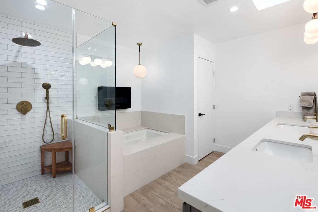 5254 Yarmouth Ave Unit: 47