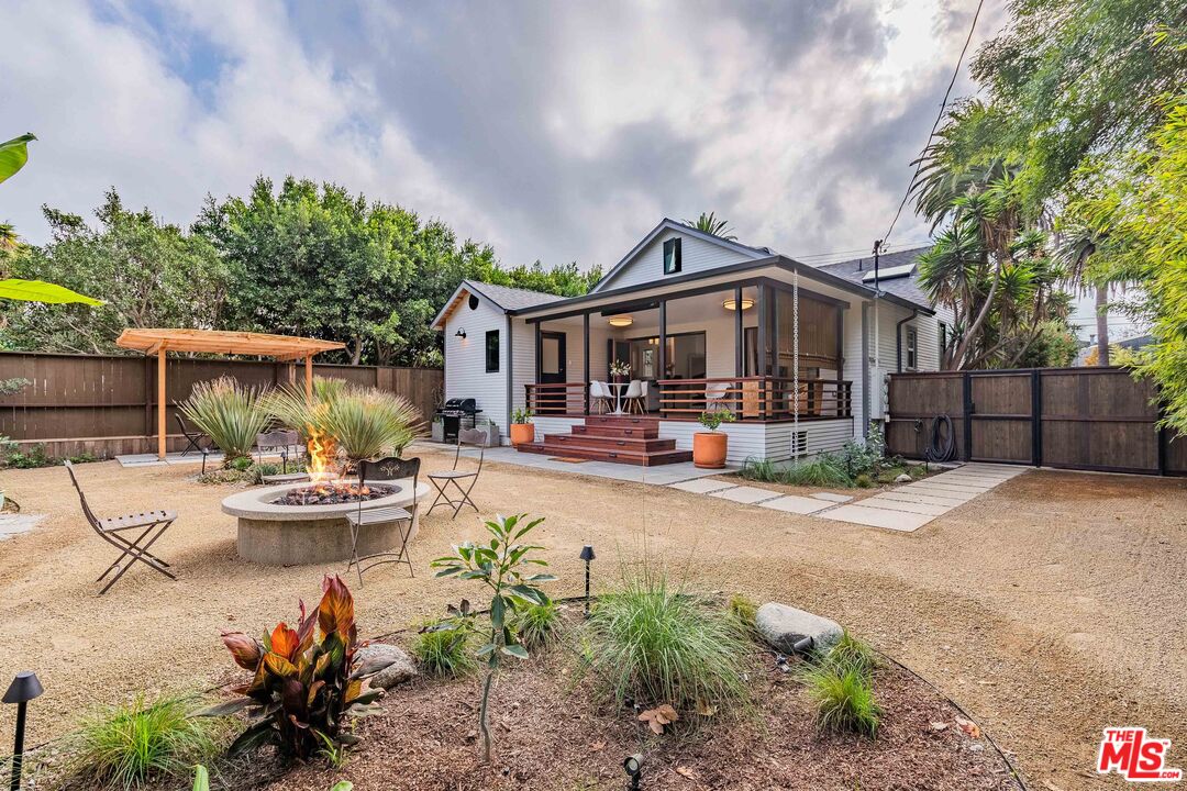 621 California Ave