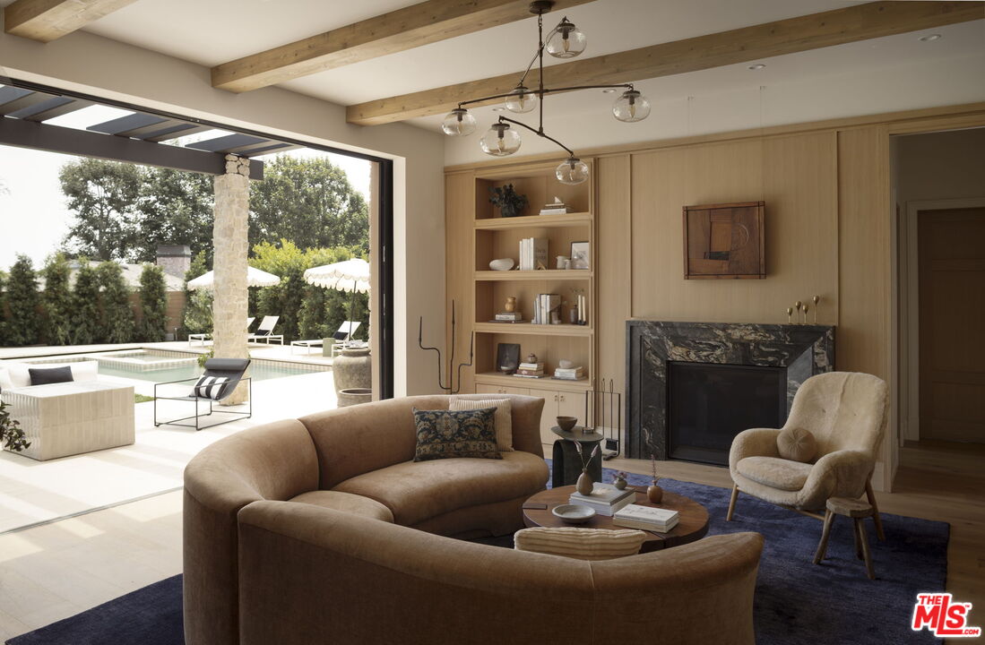 1186 Corsica Dr