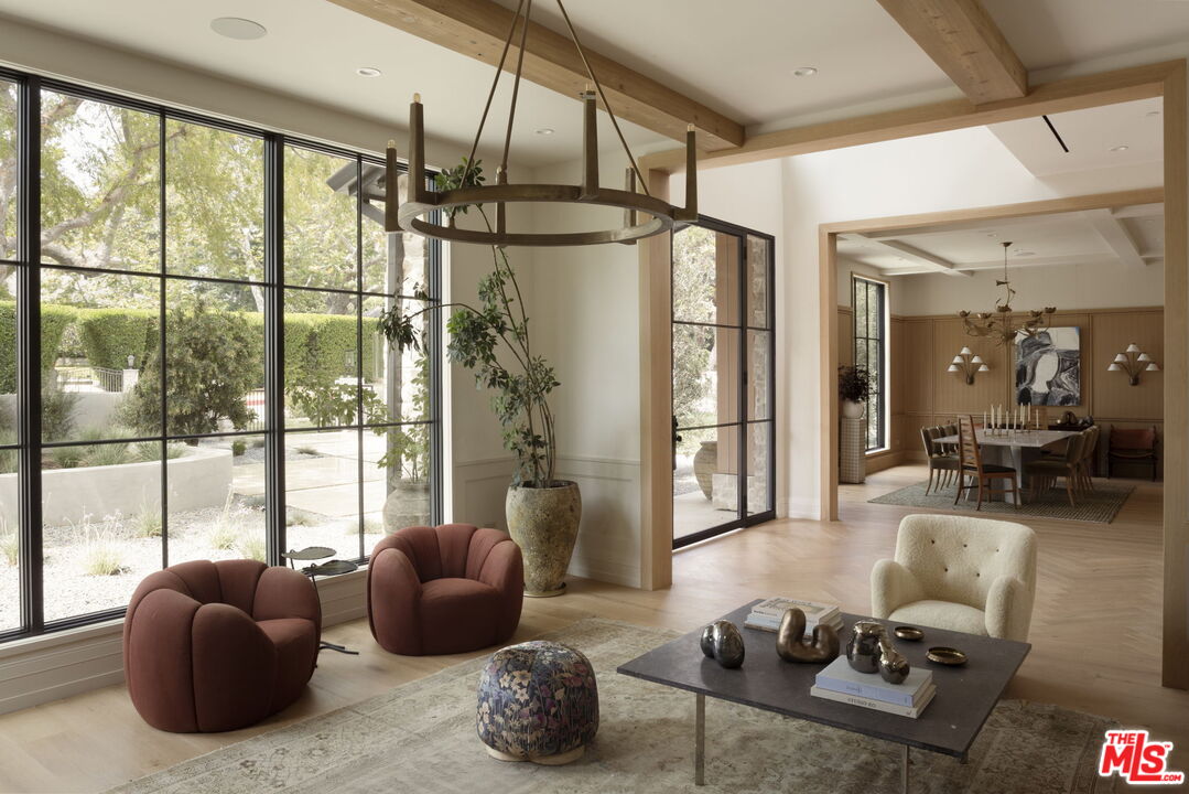 1186 Corsica Dr
